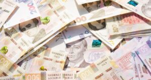 Російські війська скидають фальшиві купюри в Сумській області Росіяни скидають на Сумщині “небезпечні гроші”: що робити мешканцям