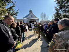 Нововолинськ прощався з Героєм Русланом Семенюком Нововолинськ-попрощався-з-Героєм-Русланом-Семенюком