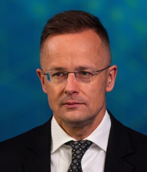 Сійярто знову звинуватив Україну в “зазіханні на суверенітет” і пригрозив наслідками