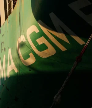 У-рф-після-атаки-дрона-зупинили-одну-з-найбільших-установок-на-НПЗ-"Роснєфті"