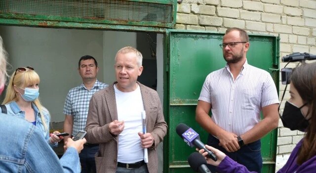 Директор Луцькводоканалу задекларував понад 4 мільйони гривень роялті та апартаменти дружини в Болгарії Директор-Луцькводоканалу-задекларував-понад-4-мільйони-гривень-роялті-та-апартаменти-дружини-в-Болгарії