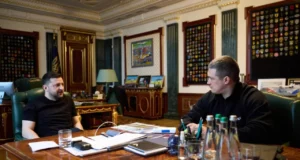 Зеленський анонсував дієві рішення щодо СЗЧ та контрактів в армії Зеленський анонсував дієві рішення щодо СЗЧ та контрактів в армії