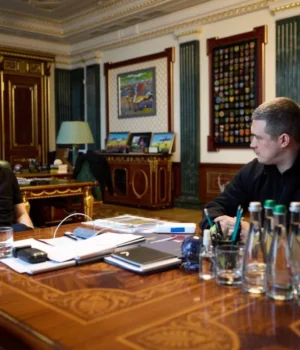 Зеленський анонсував дієві рішення щодо СЗЧ та контрактів в армії