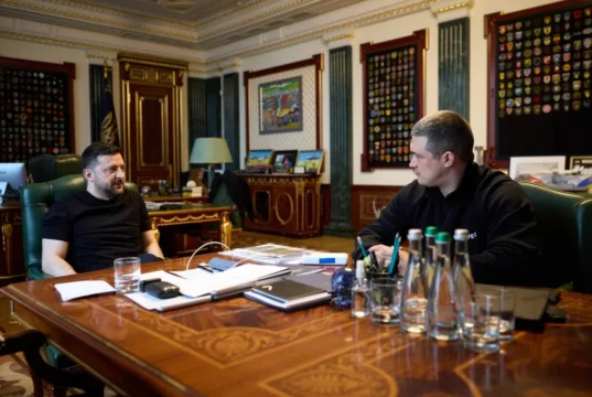 Зеленський анонсував дієві рішення щодо СЗЧ та контрактів в армії Зеленський анонсував дієві рішення щодо СЗЧ та контрактів в армії