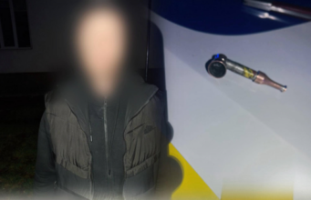 Пропонували невідому речовину: у Луцьку підлітки допомогли патрульним виявити наркозбувачів Пропонували-невідому-речовину:-у-Луцьку-підлітки-допомогли-патрульним-виявити-наркозбувачів