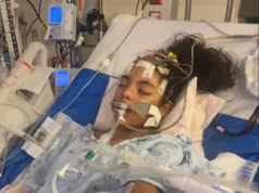 У Лос-Анджелесі затримали підлітка через смерть школярки після нападу У-Лос-Анджелесі-12-річного-школяра-затримали-після-смерті-дівчинки,-яку-вдарили-металевою-пляшкою