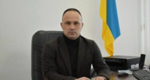 Очільник Волинської облдержадміністрації декларує електрокар у дружини, а серед доходів – стипендію Очільник-Волинської-облдержадміністрації-декларує-електрокар-у-дружини,-а-серед-доходів-–-стипендію