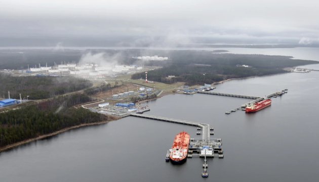 Російські термінали на Балтиці другий тиждень не можуть приймати пальне для експорту, – Reuters Російські-термінали-на-Балтиці-другий-тиждень-не-можуть-приймати-пальне-для-експорту,-–-reuters