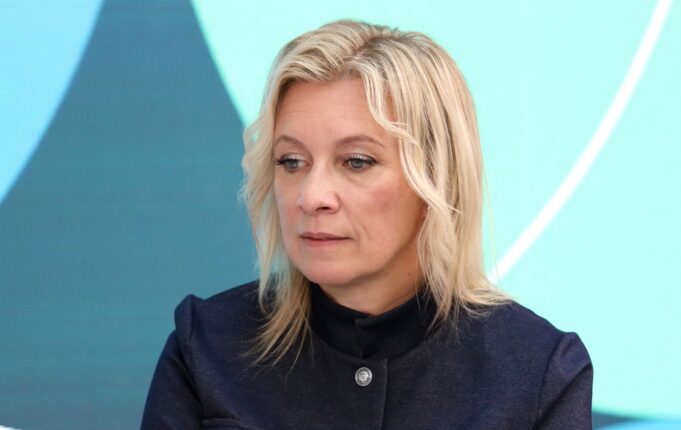 Росія стикається з викликами на трьох фронтах: військовому, економічному та інформаційному Режим у пастці власних амбіцій: у МЗС РФ поскаржилися на виснажливу битву на трьох фронтах