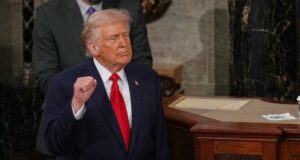 Трамп заявив про загибель «багатьох» іранських воєначальників після удару по Тегерану Трамп-заявив-про-загибель-«багатьох»-іранських-воєначальників-після-удару-по Тегерану