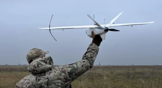 Росія втратила 1180 військових та понад 2400 дронів за добу За-добу-росія-втратила-1180-військових-і-понад-2400-дронів-–-Генштаб