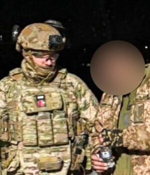 У-Рівному-чоловік-погрожував-підірвати-дві-гранати:-з-ним-понад-три-години-проводили-перемовини