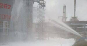 Росія у вогні: Сили оборони вгатили по НПЗ “Лукойла” та стратегічному порту Росія-у-вогні:-Сили-оборони-вгатили-по-НПЗ-“Лукойла”-та-стратегічному-порту