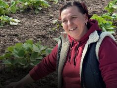 Пораються на городах та прибирають перед Великоднем: весняні клопоти жителів села на Волині Пораються-на-городах-та-прибирають-перед-Великоднем:-весняні-клопоти-жителів-села-на-Волині