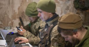 Росія постачає нові термінали супутникового зв’язку на фронт “Птахи Мадьяра” вперше знищили секретний російський термінал “Спірит” (відео)