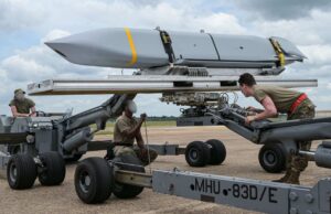 США витратили значну частину запасів ракет JASSM-ER під час операції в Ірані Відновлювати доведеться роками: США зіткнулися із дефіцитом важливого озброєння