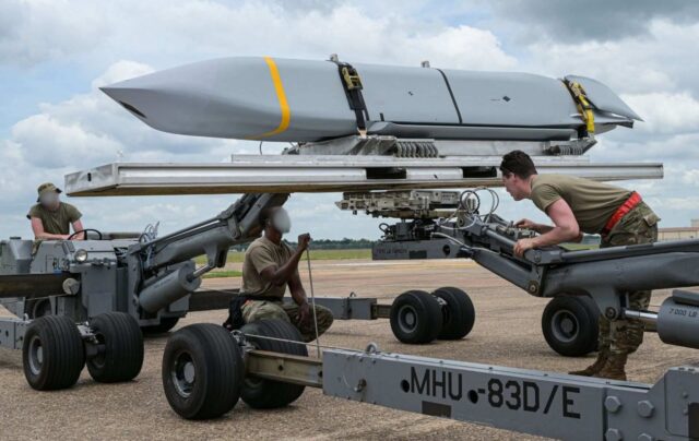 США витратили значну частину запасів ракет JASSM-ER під час операції в Ірані Відновлювати доведеться роками: США зіткнулися із дефіцитом важливого озброєння