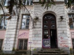 З бюджету Луцької громади виділили 10 млн грн для реставрації Будинку офіцерів: Вахович розповіла на... З-бюджету-Луцької-громади-виділили-10-млн-грн-для-реставрації-Будинку-офіцерів:-Вахович-розповіла-на.