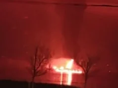 Атака дронів на Новоросійськ: пошкодження порту та житлових будинків У-новоросійську-повідомляють-про-атаку-на-порт,-пожежі-та-влучання-уламків-у-багатоповерхівку