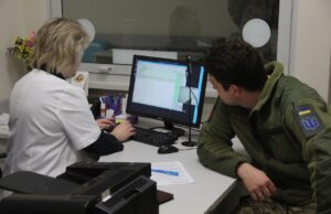 Спалахи пневмонії серед мобілізованих: критична ситуація в навчальних центрах “На весь центр – лише три лікаря”. Мобілізовані масово хворіють на БЗВП, – військовий омбудсмен