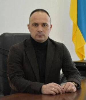 Очільник-Волинської-облдержадміністрації-декларує-електрокар-у-дружини,-а-серед-доходів-–-стипендію Очільник-Волинської-облдержадміністрації-декларує-електрокар-у-дружини,-а-серед-доходів-–-стипендію