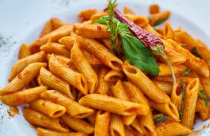 Чи потрібно промивати макарони після варіння: шеф-кухар дав важливу пораду Чи-потрібно-промивати-макарони-після-варіння:-шеф-кухар-дав-важливу-пораду