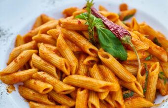 Чи потрібно промивати макарони після варіння: шеф-кухар дав важливу пораду Чи-потрібно-промивати-макарони-після-варіння:-шеф-кухар-дав-важливу-пораду