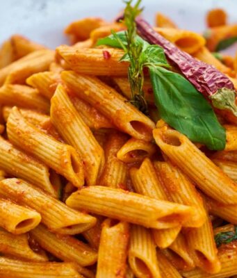 Чи потрібно промивати макарони після варіння: шеф-кухар дав важливу пораду Чи-потрібно-промивати-макарони-після-варіння:-шеф-кухар-дав-важливу-пораду