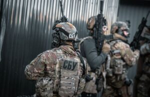 СБУ затримала агента, який шпигував для ФСБ та ГРУ на оборонному заводі Готував удари балістики: СБУ викрила “крота” на стратегічному підприємстві