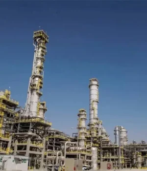 Іран-атакував-ракетами-та-дронами-нафтохімічний-комплекс-у-Саудівської-Аравії