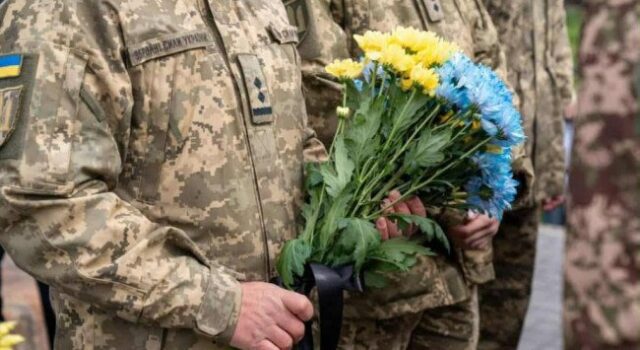 Завтра Луцьк прощатиметься з Героєм Сергієм Макаруком Завтра-Луцьк-прощатиметься-з-Героєм-Сергієм-Макаруком