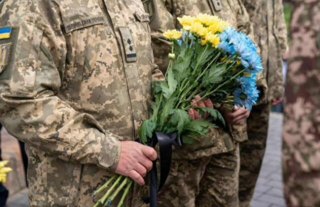 Завтра Луцьк прощатиметься з Героєм Сергієм Макаруком Завтра-Луцьк-прощатиметься-з-Героєм-Сергієм-Макаруком