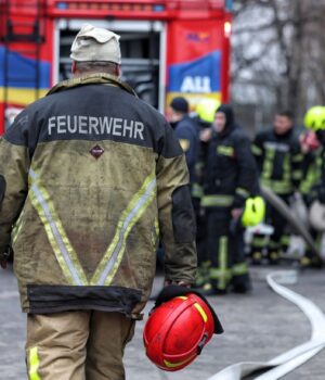 kiyiv_obstril_gettyimages_2249156150_4fb2fa26e949ff25f4b88d24037d4221_1300x820.jpg Росіяни вдруге за день поцілили в рейсовий автобус на Нікопольщині, є поранені