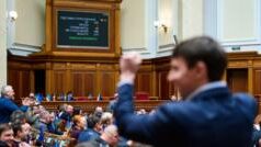 Перезавантаження співпраці: Верховна Рада та уряд знаходять спільну мову “Нам-вперше-не-роздають-команди”.-Як-Буданов,-Арахамія-і-Свириденко-склеюють-Раду