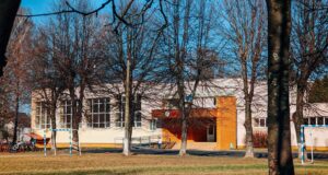 Луцькі школи на кілька днів йдуть на дистанційку Луцькі-школи-на-кілька-днів-йдуть-на-дистанційку