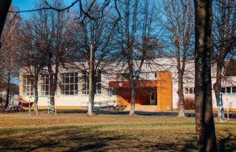 Луцькі школи на кілька днів йдуть на дистанційку Луцькі-школи-на-кілька-днів-йдуть-на-дистанційку