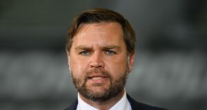 Віцепрезидент США закликав до мирних переговорів між Україною та Росією “Торги за кілька квадратних кілометрів”: Венс зробив цинічну заяву щодо війни в Україні