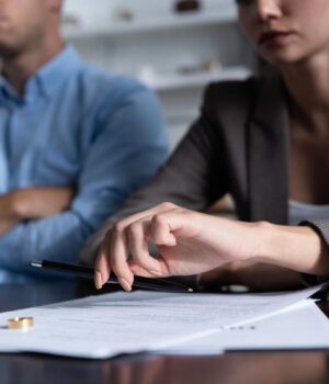 Адвокати-з-розлучень-назвали-три-помилки-у-шлюбі,-що-ведуть-до-розриву