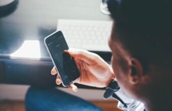 Ніхто цього не помічає: психологи розкрили, що насправді означає коротке “ОК” у листуванні Ніхто-цього-не-помічає:-психологи-розкрили,-що-насправді-означає-коротке-“ОК”-у-листуванні