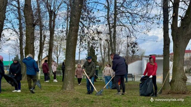 Загальноміська толока в Нововолинську: спільні зусилля для покращення парку У-Нововолинську-провели-загальноміську-толоку