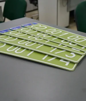 667854202_1401982565305538_6129338352854804725_n.webp В Україні запровадили оливкові дипломатичні номерні знаки нового зразка