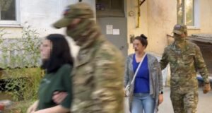 Системні викрадення людей на окупованих територіях України: дослідження правозахисників Насильницьке-зникнення.-Як-російські-силовики-викрадають-людей-на-окупованих-територях