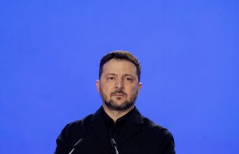 Зеленський анонсує тристоронні переговори щодо завершення війни в Україні Зеленський: Україна готує тристоронню мирну зустріч і чекає Віткоффа після свят