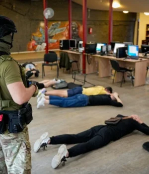 Хто-"кришує"-шахрайські-офіси-та-як-працює-система-прикриття Хто-"кришує"-шахрайські-офіси-та-як-працює-система-прикриття