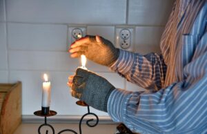 В Україні у пʼятницю будуть вимикати світло: хто залишиться без електроенергії В-Україні-у-пʼятницю-будуть-вимикати-світло:-хто-залишиться-без-електроенергії