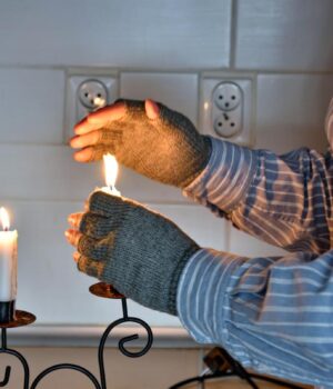 В-Україні-у-пʼятницю-будуть-вимикати-світло:-хто-залишиться-без-електроенергії