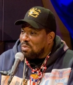 Помер-піонер-хіп-хопу-Африка-Бамбаата-після-боротьби-з-раком Помер-піонер-хіп-хопу-Африка-Бамбаата-після-боротьби-з-раком