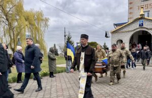 Прощання з героєм: похорон Сергія Ковальчука у Нововолинську Нововолинська-громада-попрощалася-із-полеглим-на-фронті-Героєм-Сергієм-Ковальчуком