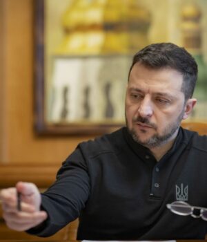 В Україні створять центри підготовки до нацспротиву: Зеленський підписав закон