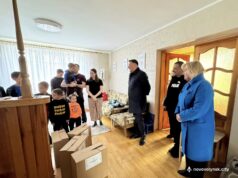 Міський голова Нововолинська відвідав дитячі будинки сімейного типу напередодні свят Напередодні-Великодня-привітали-родини-дитячих-будинків-сімейного-типу